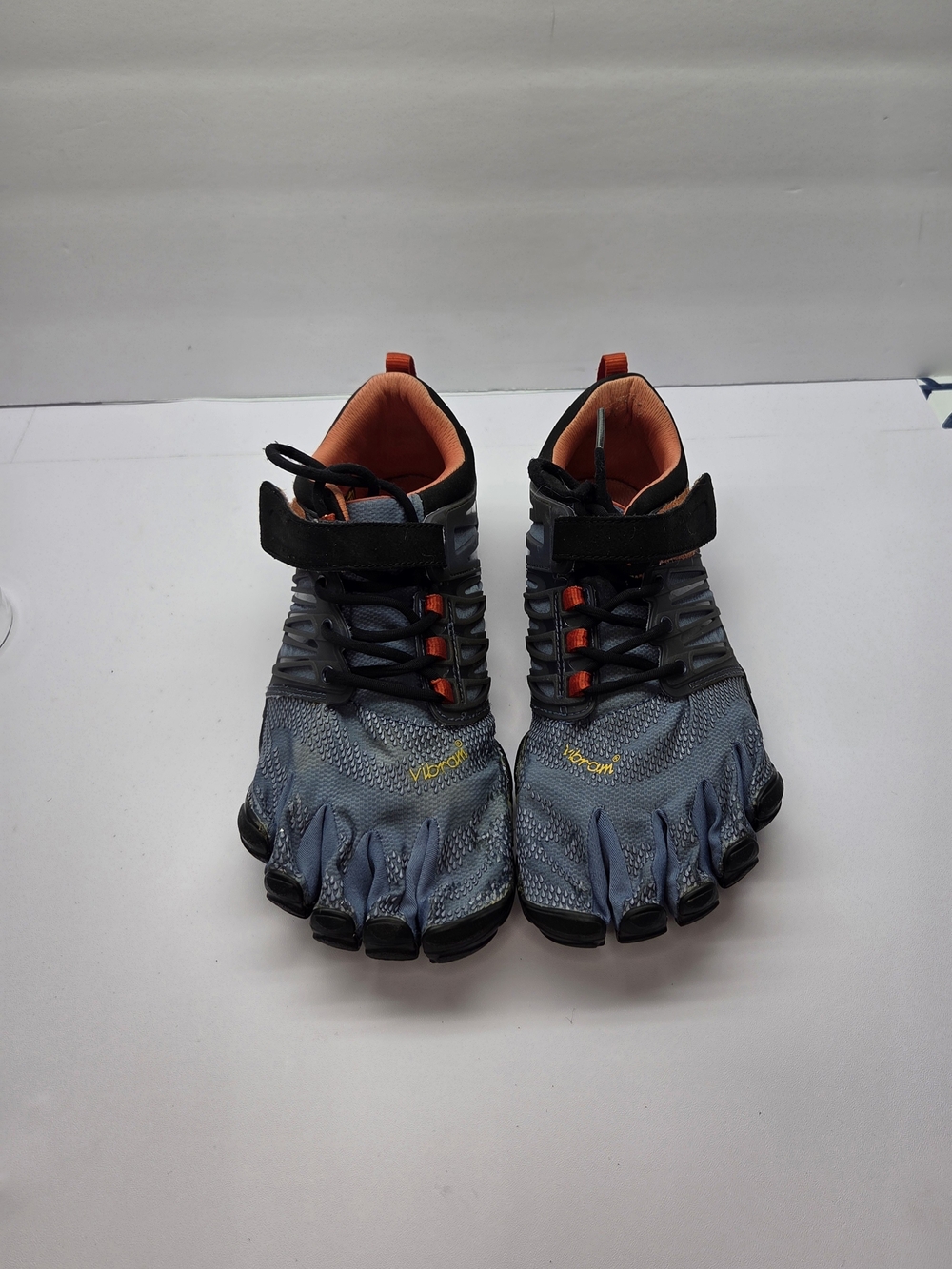 VIBRAM FIVEFINGERS V-TRAIN WOMENS SIZE 9.5-10